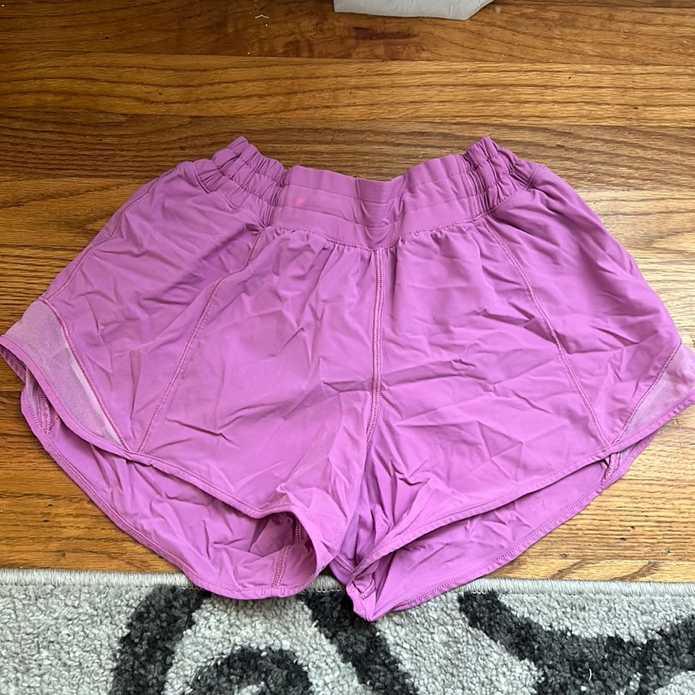 LULULEMON Hotty Hot Shorts 4”
